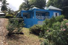 4blue_house